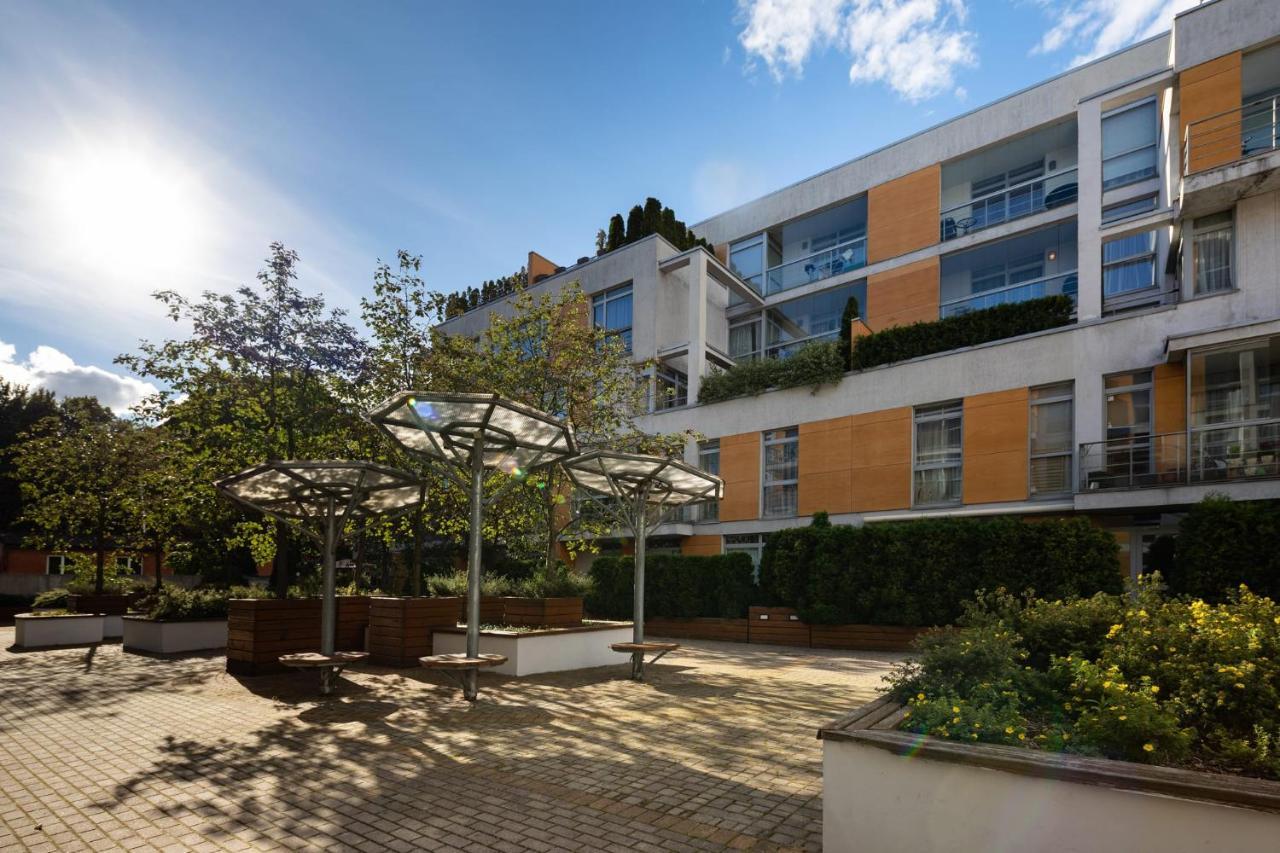 Ziedondarza Park One Bedroom Apartment With Balcony Riga Bagian luar foto