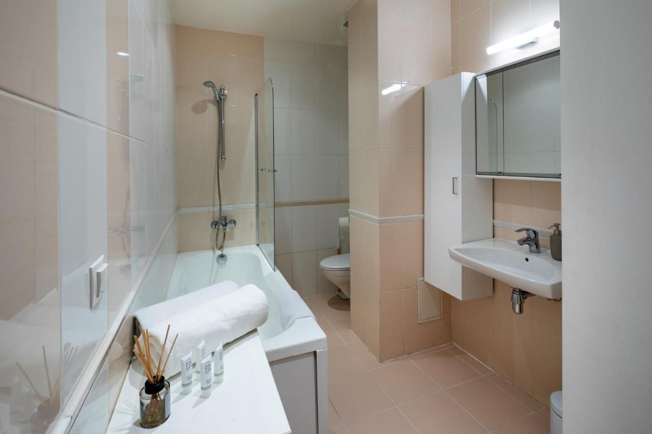Ziedondarza Park One Bedroom Apartment With Balcony Riga Bagian luar foto