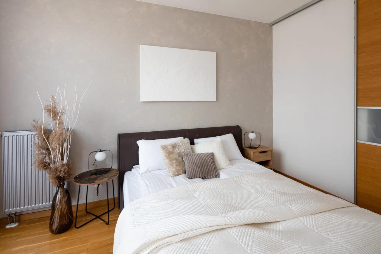 Ziedondarza Park One Bedroom Apartment With Balcony Riga Bagian luar foto
