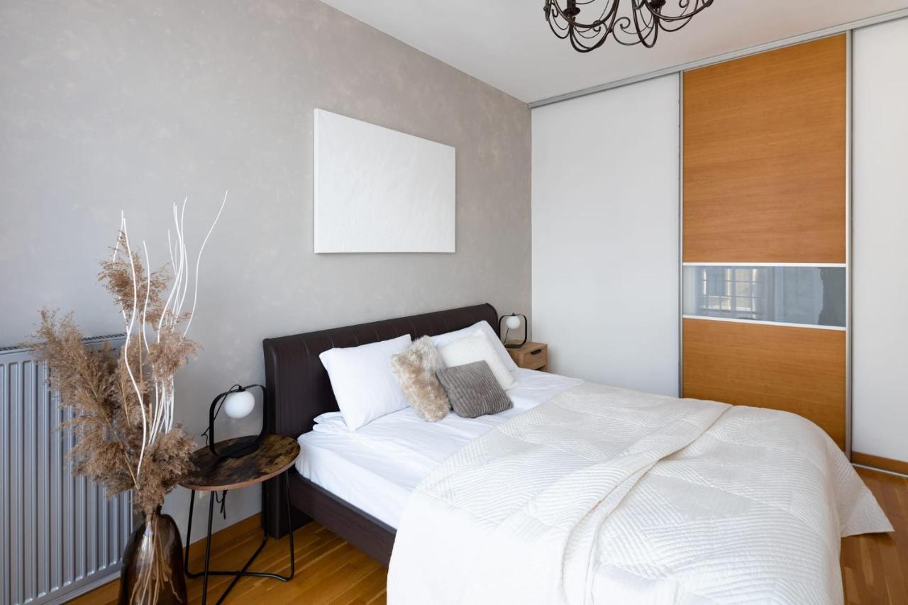 Ziedondarza Park One Bedroom Apartment With Balcony Riga Bagian luar foto